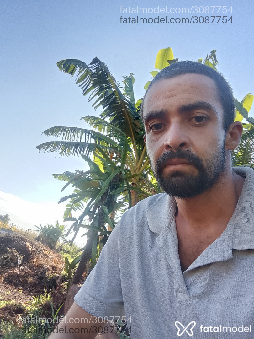 Acompanhante homem morena (o) de olhos castanhos - Félix Acompanhante homem morena (o) de olhos castanhos - Félix