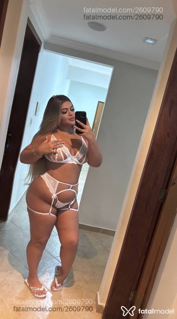 Acompanhante mulher loira (o) de olhos mel - Luanna Oliveira