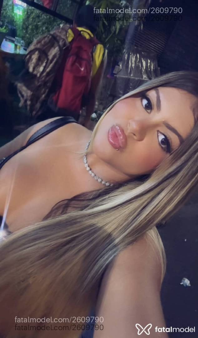 Acompanhante mulher loira (o) de olhos mel - Luanna Oliveira