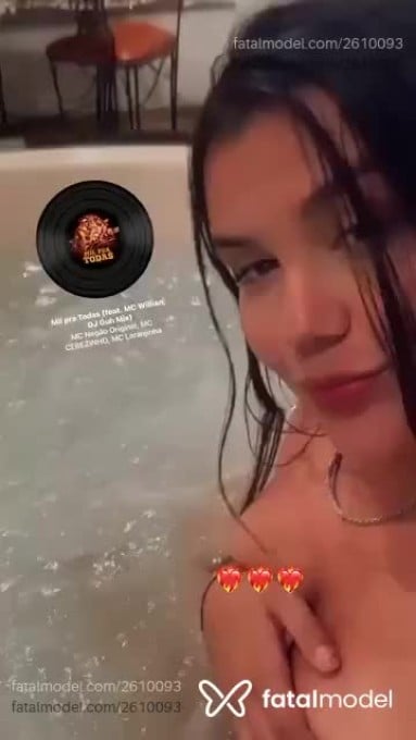Acompanhante mulher morena (o) de olhos pretos - Priscila Acompanhante mulher morena (o) de olhos pretos - Priscila