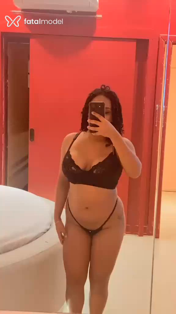 Acompanhante mulher com cabelo castanho de olhos castanhos - Juliana Santos
