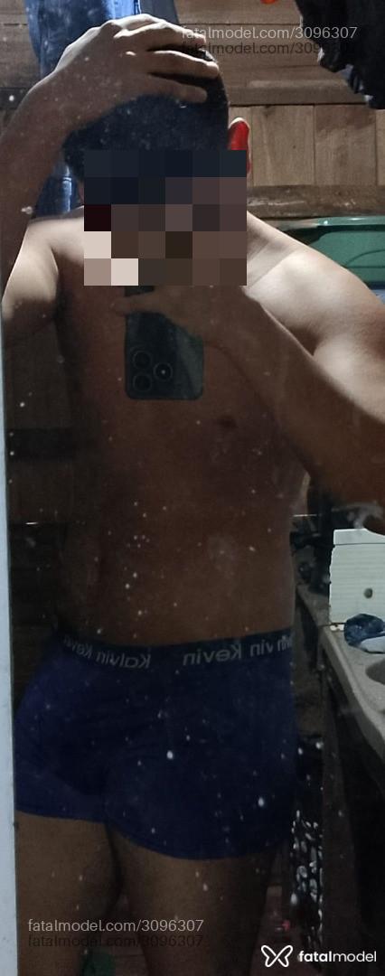 Acompanhante homem morena (o) de olhos pretos - Lucas