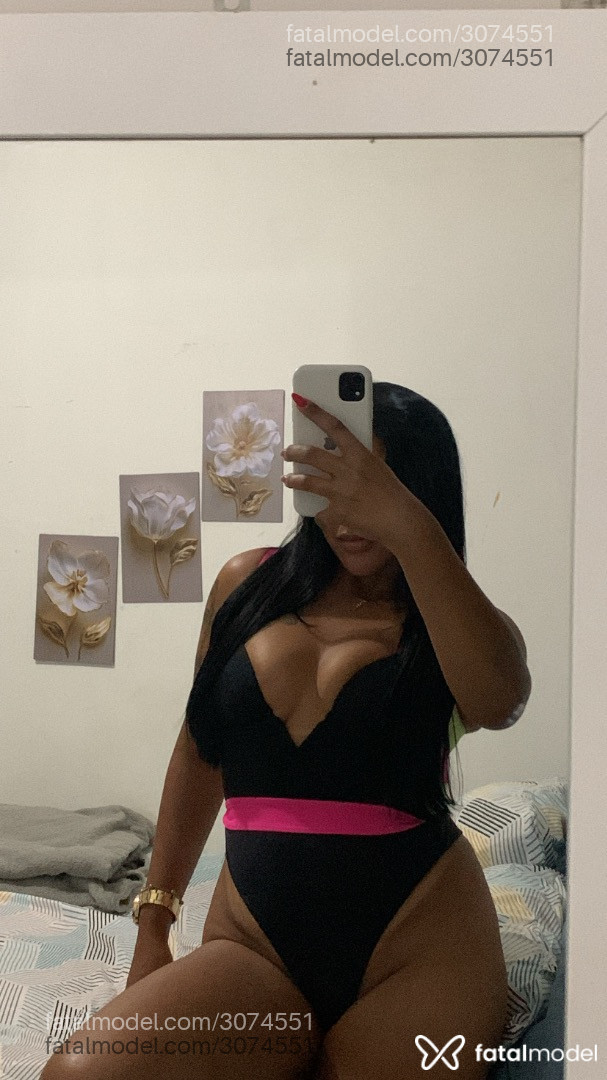 Acompanhante mulher morena (o) de olhos azuis - Vivaz Acompanhante mulher morena (o) de olhos azuis - Vivaz