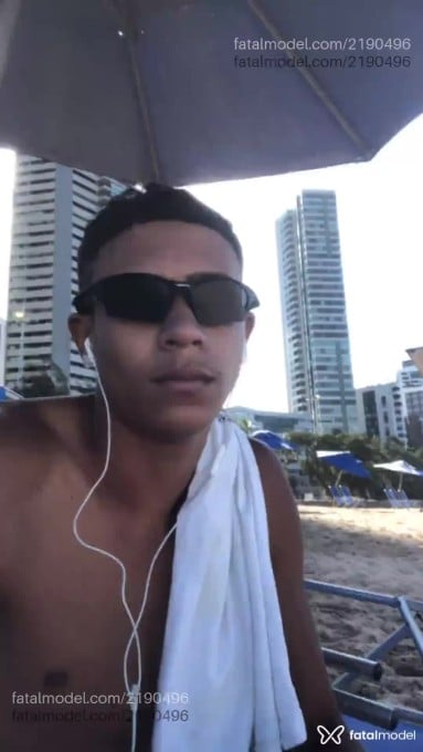 Acompanhante homem morena (o) de olhos castanhos em Recife Acompanhante homem morena (o) de olhos castanhos em Recife - Henrique