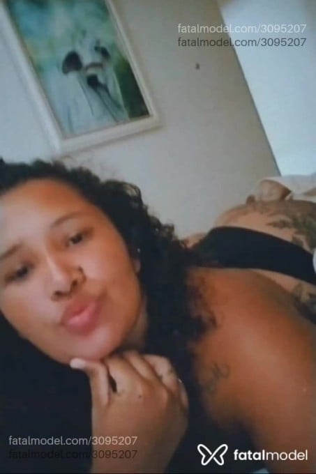 Acompanhante mulher morena (o) de olhos pretos em Cuiabá - Iza Santos