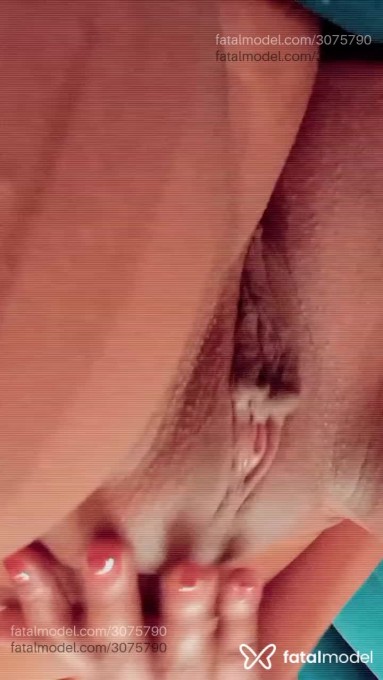 Acompanhante mulher morena (o) de olhos pretos - Preta Acompanhante mulher morena (o) de olhos pretos - Preta