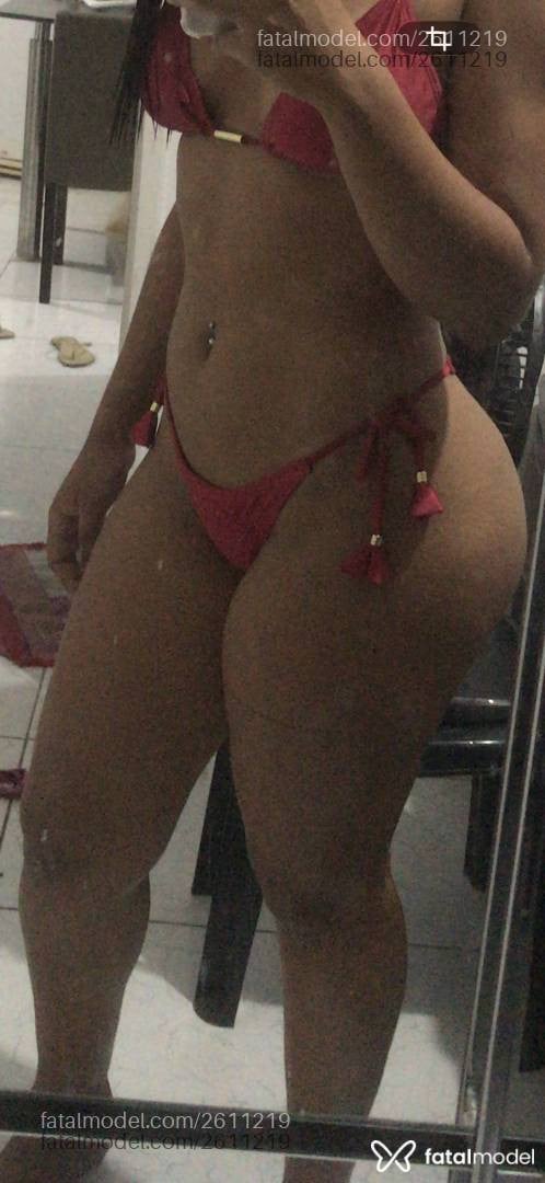 Acompanhante mulher morena (o) de olhos pretos - Juliana