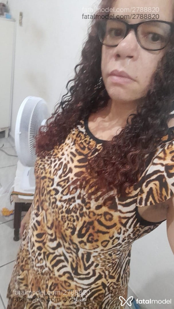 Acompanhante mulher ruiva (o) de olhos castanhos em Virtual - Meridavalente
