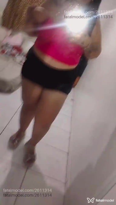 Acompanhante mulher com cabelo castanho de olhos verdes em Jaraguá do Sul - Carla