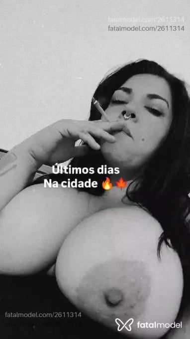 Acompanhante mulher com cabelo castanho de olhos verdes em Jaraguá do Sul - Carla