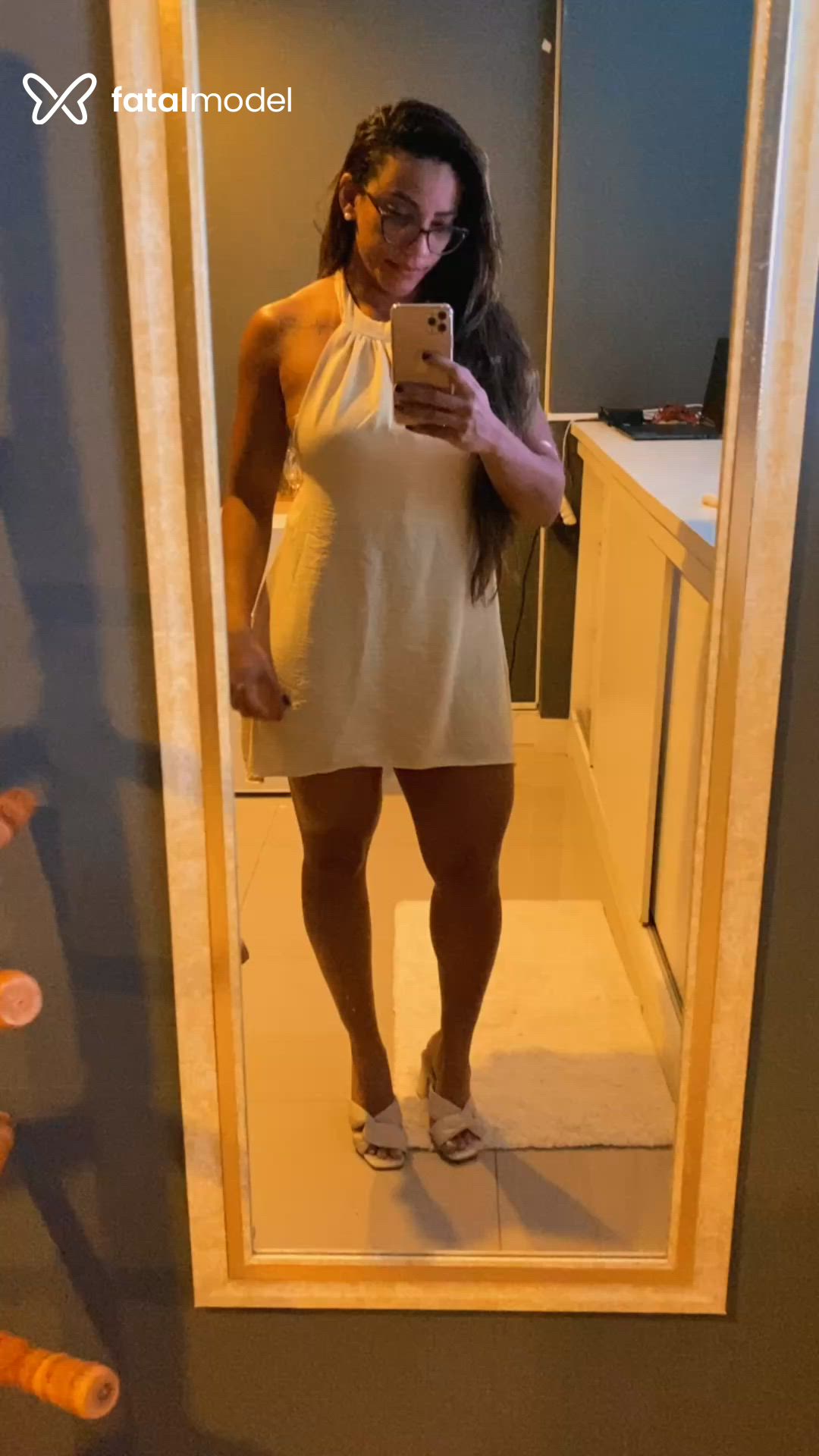 Acompanhante mulher morena (o) de olhos castanhos - Denise Acompanhante mulher morena (o) de olhos castanhos - Denise
