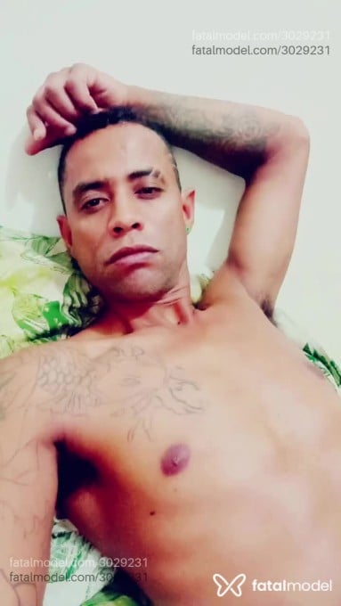 Acompanhante homem morena (o) de olhos castanhos em Jataí - Weiner