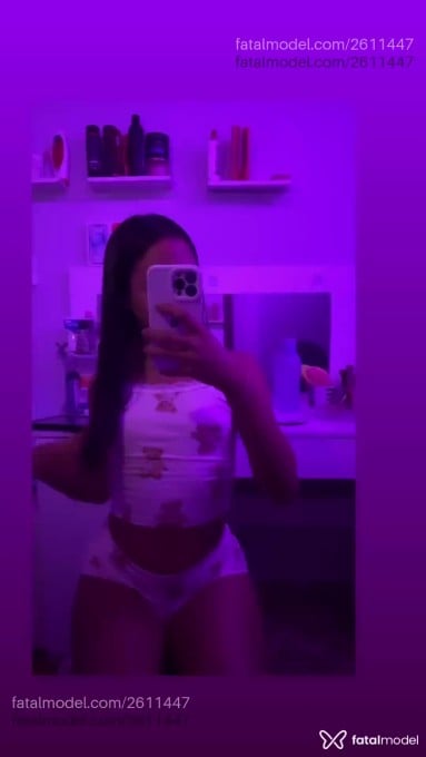 Acompanhante mulher trans com cabelo castanho de olhos pretos em Brasília - Rayane