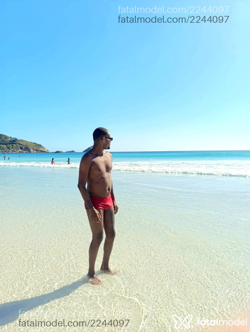 Acompanhante homem morena (o) de olhos castanhos em Rio de Janeiro - Miguel