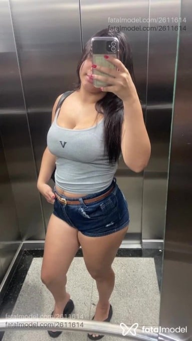 Acompanhante mulher morena (o) de olhos pretos em Tubarão - Lia