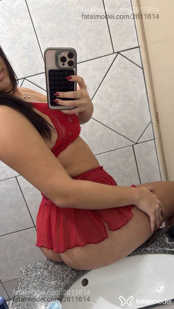 Acompanhante mulher morena (o) de olhos pretos - Jade Martins