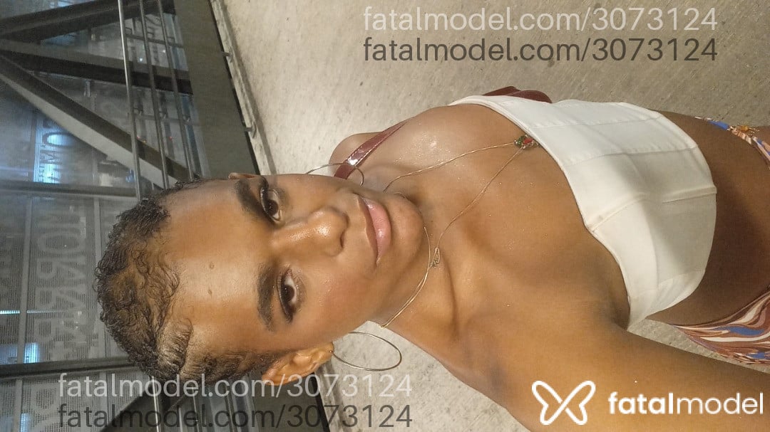 Acompanhante mulher trans com cabelo castanho de olhos castanhos em Virtual - Aisha