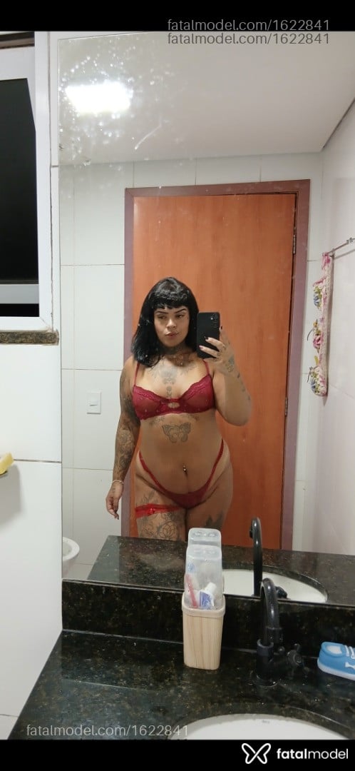 Acompanhante mulher trans morena (o) de olhos castanhos em Patos de Minas - Phamella Tavares