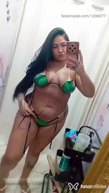 Acompanhante mulher morena (o) de olhos mel em Praia Grande Acompanhante mulher morena (o) de olhos mel em Praia Grande - Lays Pothin