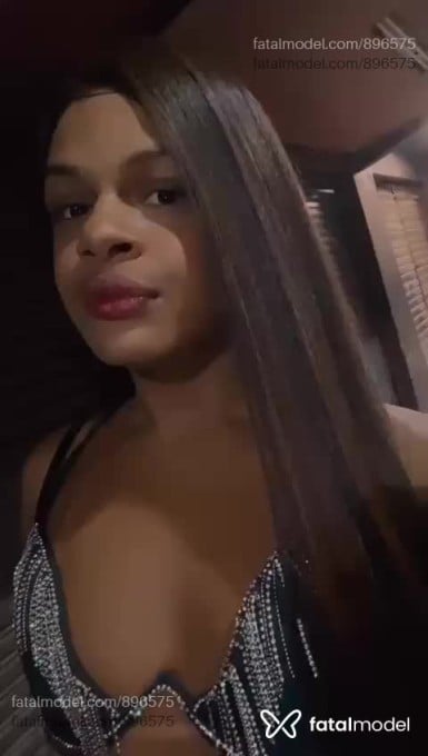 Acompanhante mulher trans morena (o) de olhos castanhos em Cabo Frio - Letícia