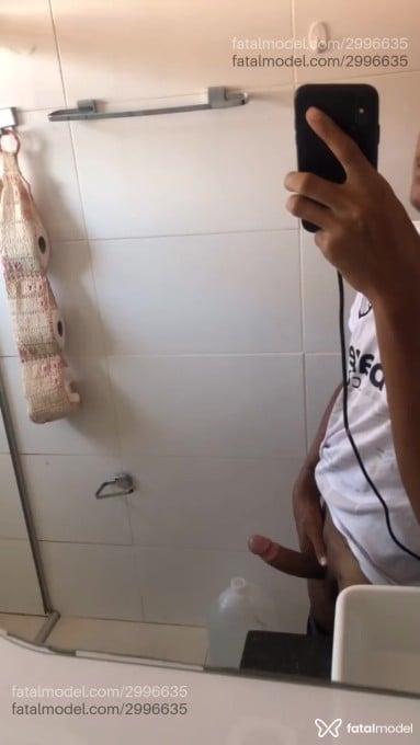 Acompanhante homem morena (o) de olhos pretos em Palmas Acompanhante homem morena (o) de olhos pretos em Palmas - Roberto