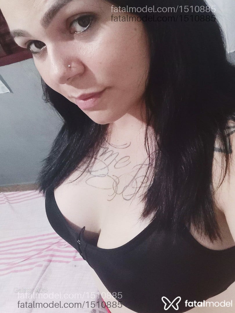 Acompanhante travesti com cabelo castanho de olhos castanhos em Santa Cruz do Rio Pardo - Isabela