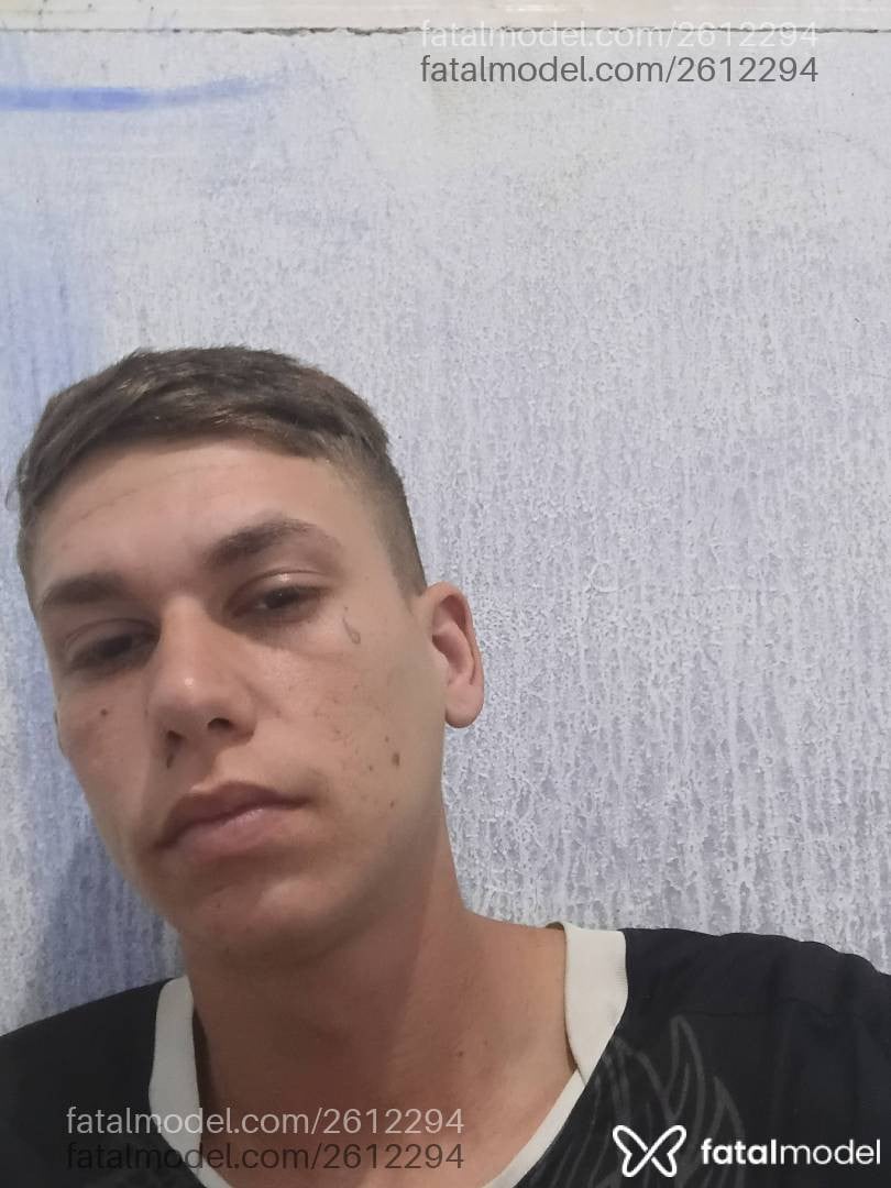 Acompanhante homem loira (o) de olhos castanhos em Taubaté - Carlos