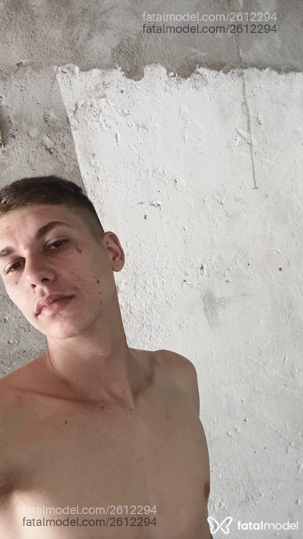 Acompanhante homem loira (o) de olhos castanhos em Taubaté - Carlos