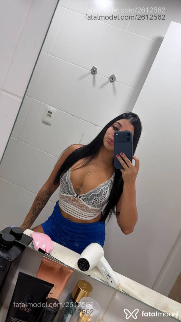 Acompanhante mulher morena (o) de olhos pretos - Angel
