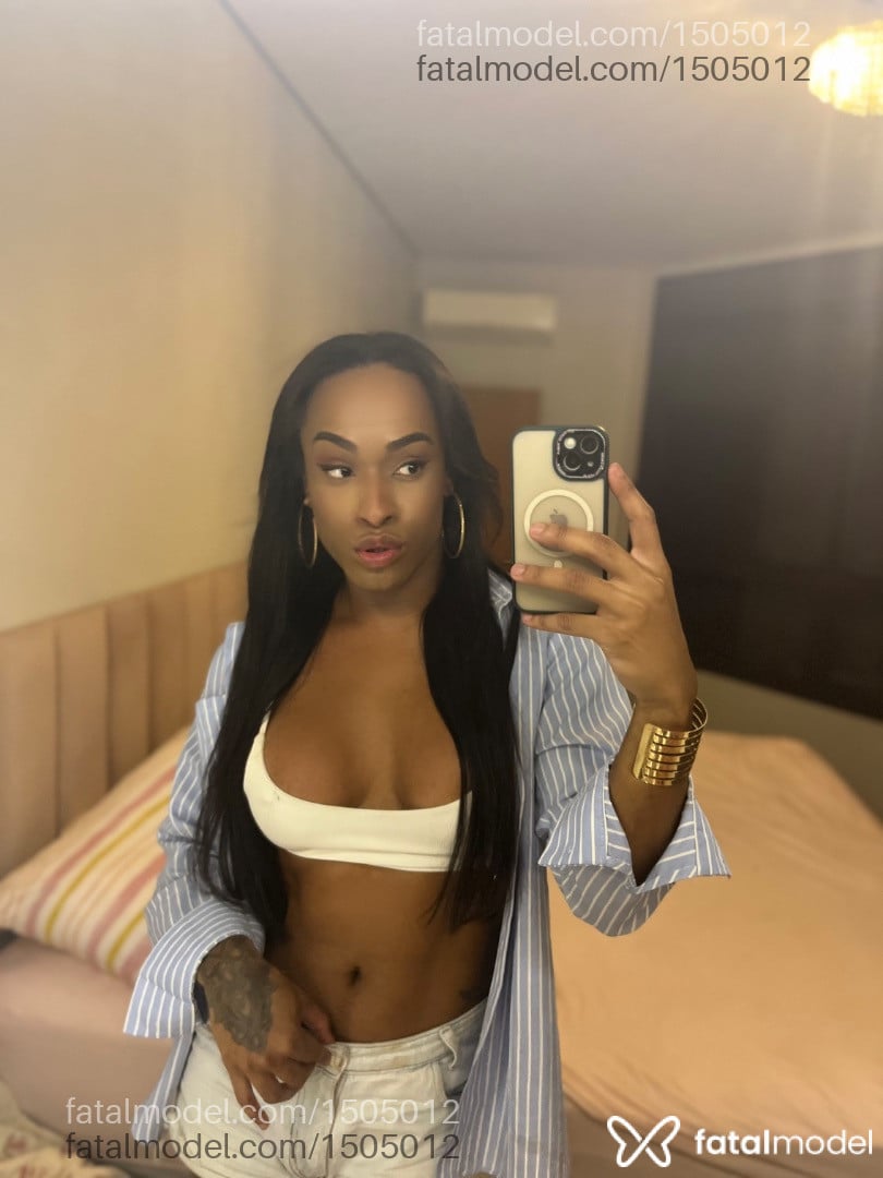 Acompanhante travesti com cabelo castanho de olhos castanhos em São Carlos - Gaby Ella