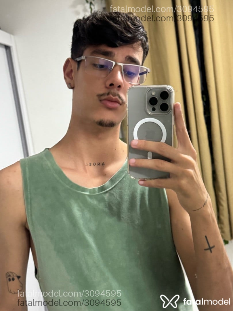 Acompanhante homem morena (o) de olhos verdes em Goiânia - Lion Smily