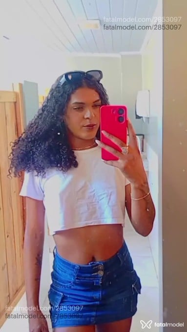 Acompanhante homem trans morena (o) de olhos castanhos em Pirapora Acompanhante homem trans morena (o) de olhos castanhos em Pirapora - Morena Flor
