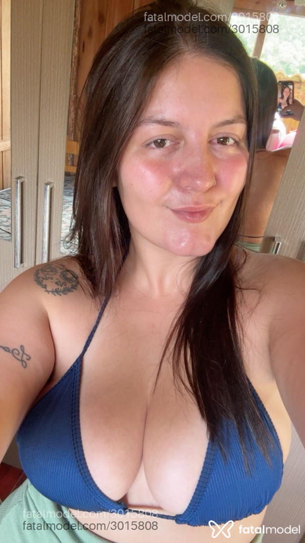 Acompanhante mulher com cabelo castanho de olhos mel em Jeceaba Acompanhante mulher com cabelo castanho de olhos mel em Jeceaba - Agata