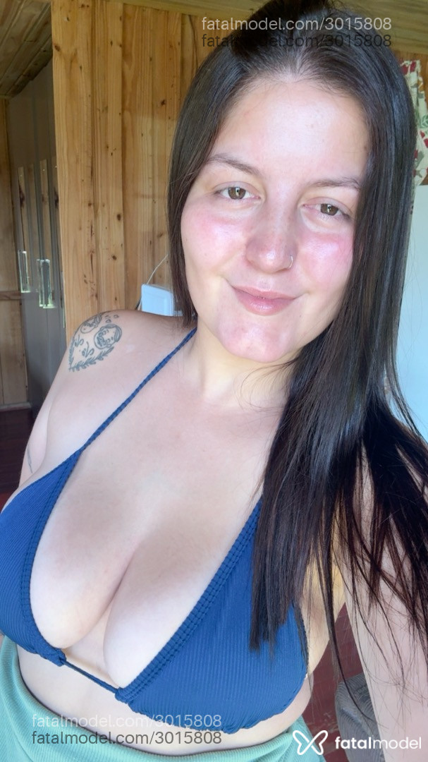 Acompanhante mulher com cabelo castanho de olhos mel em Jeceaba Acompanhante mulher com cabelo castanho de olhos mel em Jeceaba - Agata