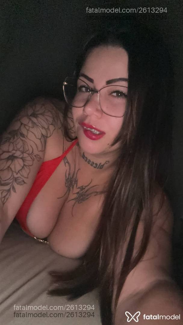 Acompanhante mulher com cabelo castanho de olhos verdes em Porto Alegre Acompanhante mulher com cabelo castanho de olhos verdes em Porto Alegre - Mirela Angel