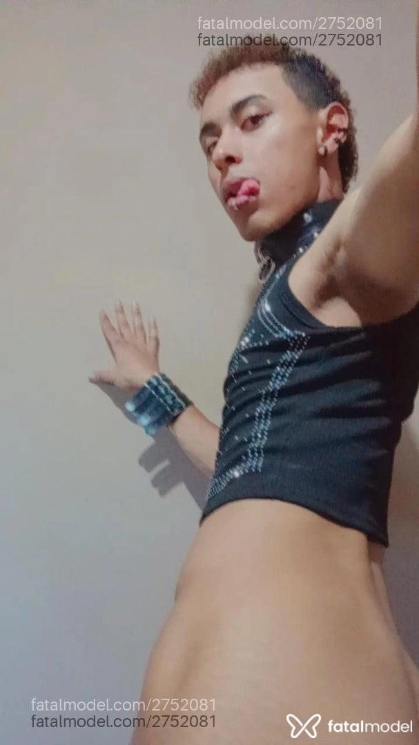 Acompanhante mulher trans com cabelo castanho de olhos castanhos em Maringá - Jennyfer