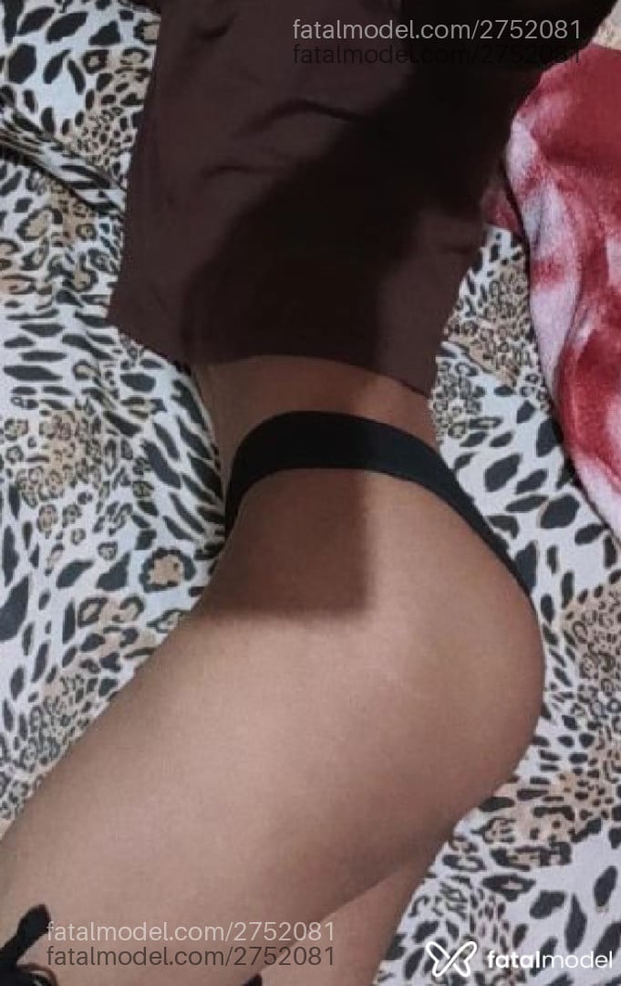 Acompanhante mulher trans com cabelo castanho de olhos castanhos em Maringá - Jennyfer
