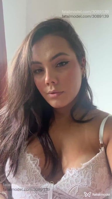 Acompanhante mulher com cabelo castanho de olhos castanhos em Ipatinga - Júlia Caast