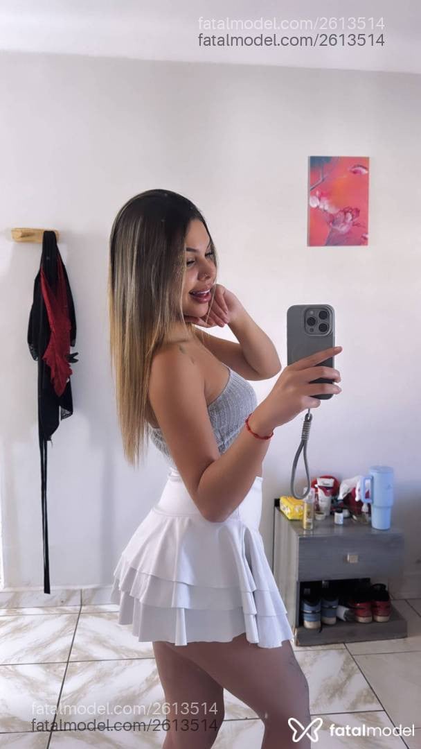 Acompanhante mulher loira (o) de olhos castanhos - Vanessa Lay