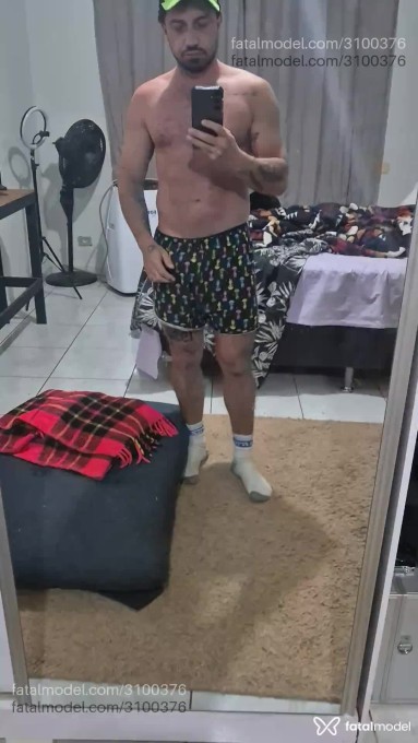 Acompanhante homem com cabelo castanho de olhos castanhos em Maringá - Ramon