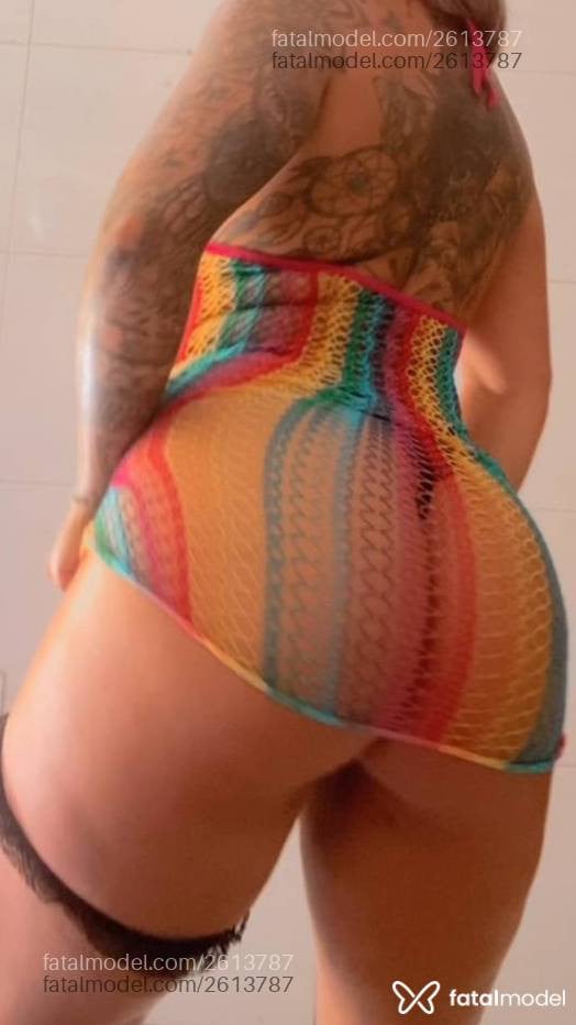 Acompanhante mulher loira (o) de olhos mel - Cyntia Straddle
