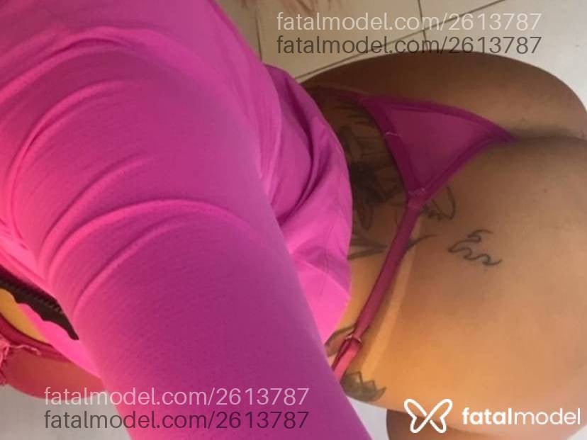 Acompanhante mulher loira (o) de olhos castanhos - Annita