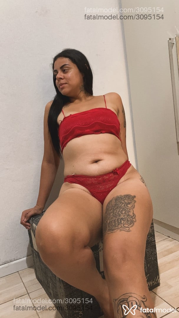 Acompanhante mulher morena (o) de olhos castanhos em Parobé - Vitorinha