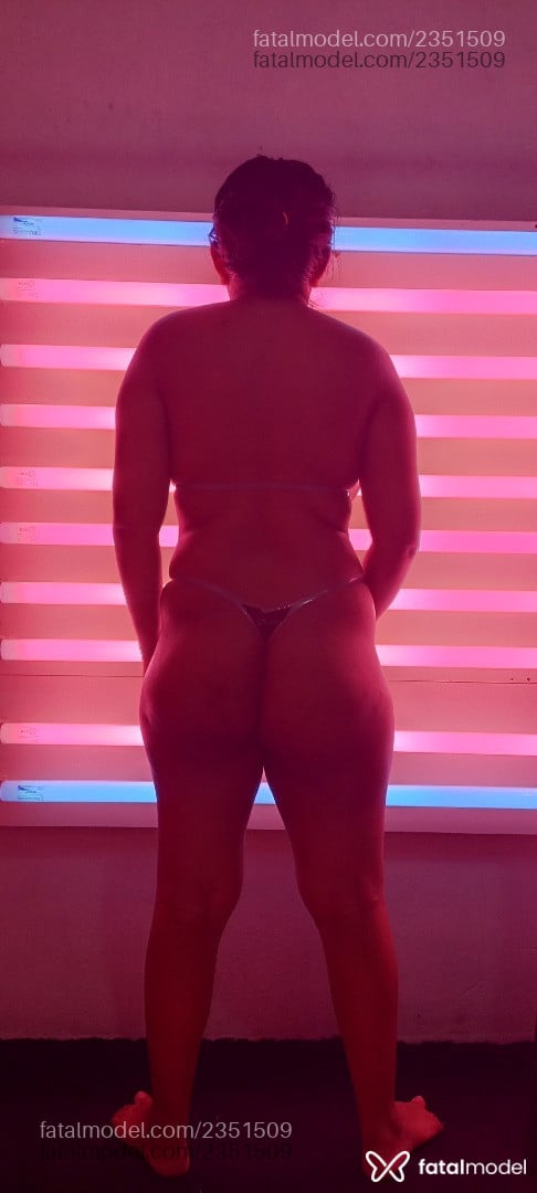 Acompanhante mulher morena (o) de olhos pretos - Marcela Morena Acompanhante mulher morena (o) de olhos pretos - Marcela Morena