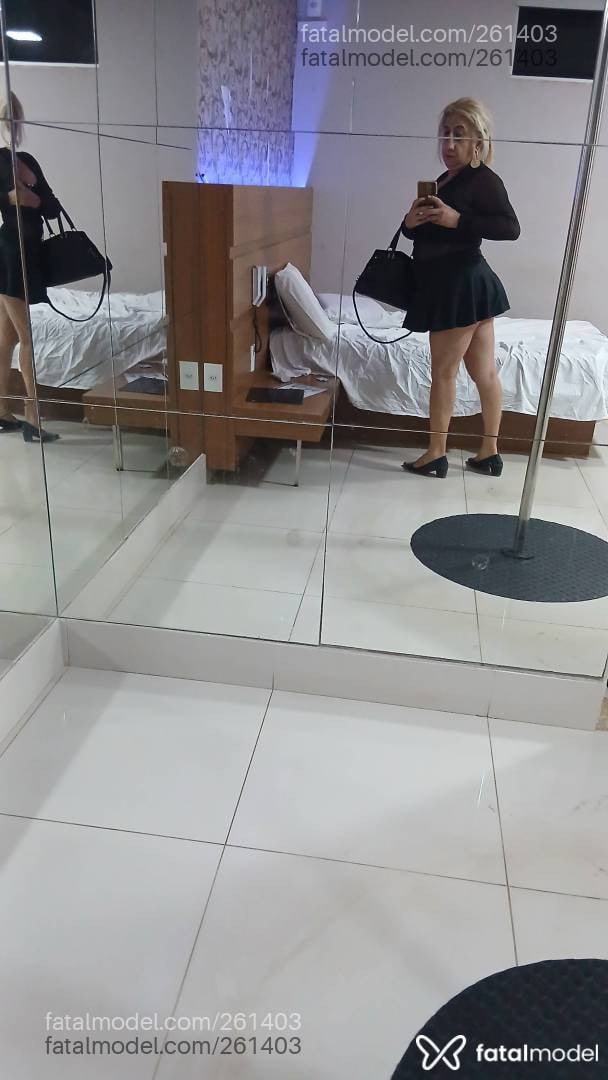 Acompanhante mulher trans loira (o) de olhos mel - Paola Silva