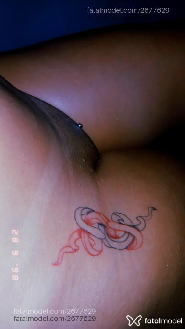 Acompanhante mulher morena (o) de olhos castanhos em Macaé - Kiara