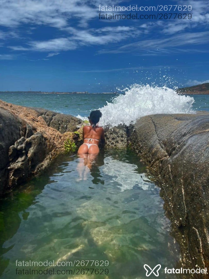 Acompanhante mulher morena (o) de olhos castanhos em Macaé - Kiara