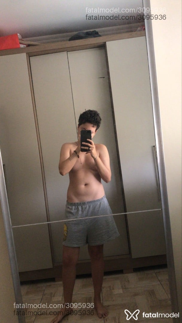 Acompanhante homem trans morena (o) de olhos castanhos em Rio de Janeiro - Bernardo