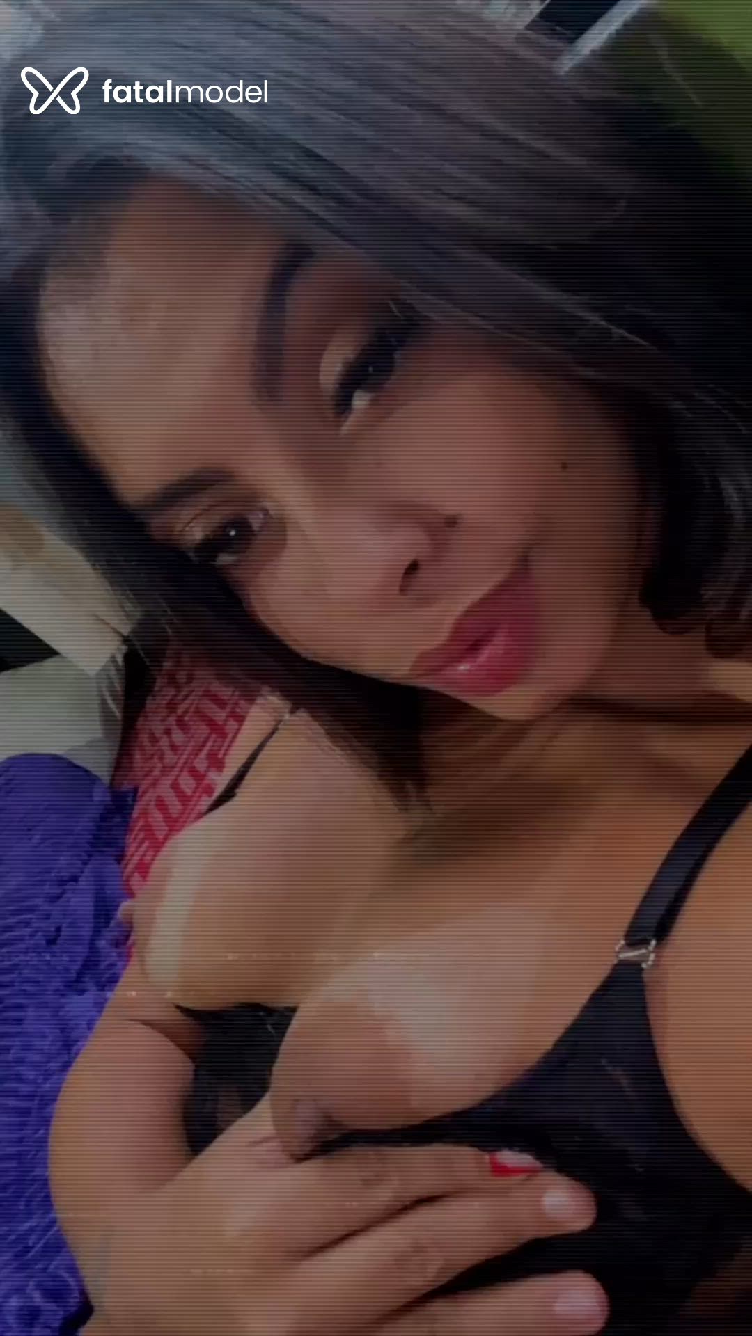 Acompanhante mulher com cabelo castanho de olhos castanhos - Vivi Acompanhante mulher com cabelo castanho de olhos castanhos - Vivi