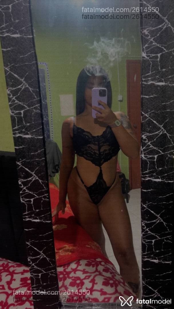 Acompanhante mulher com cabelo castanho de olhos castanhos - Vivi Acompanhante mulher com cabelo castanho de olhos castanhos - Vivi